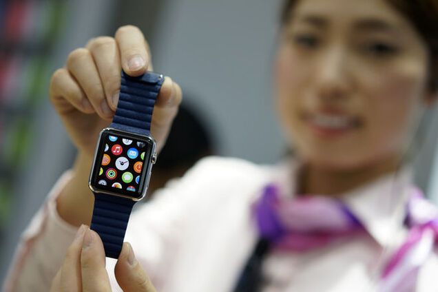 Apple начала продажу 'умных' часов Apple Watch по предзаказу
