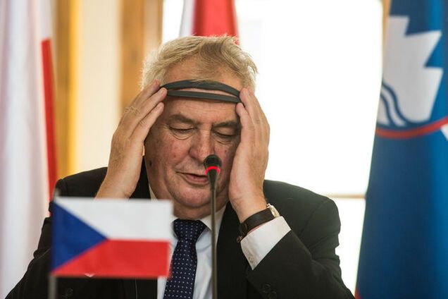 Президент Чехии отказался от участия в параде Путина