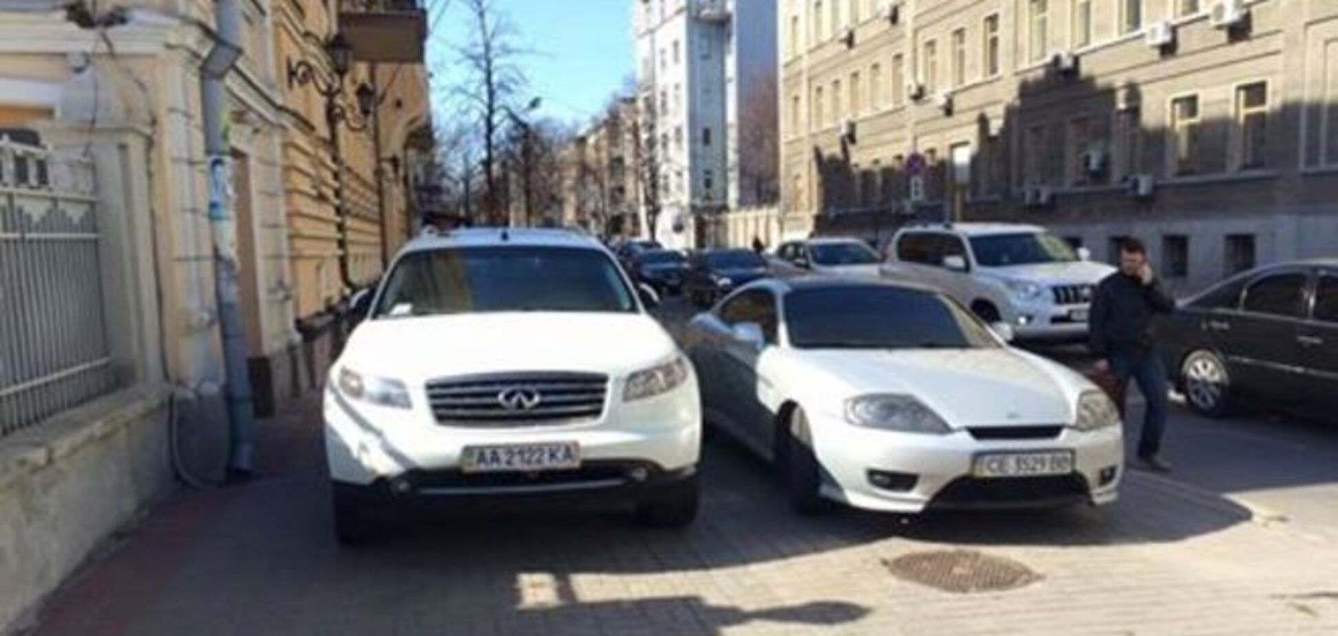 'Герои парковки': пешеходам устроили квест в центре Киева