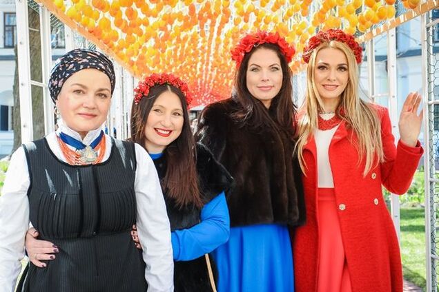 Розкішна Сумська з донькою і весняна Осадча відвідали 'Фестиваль писанок'