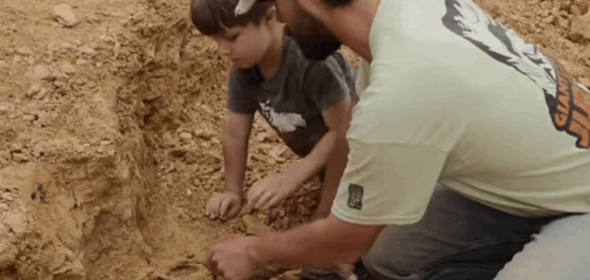 В Техасе четырехлетний мальчик, копаясь в земле, нашел кости динозавра