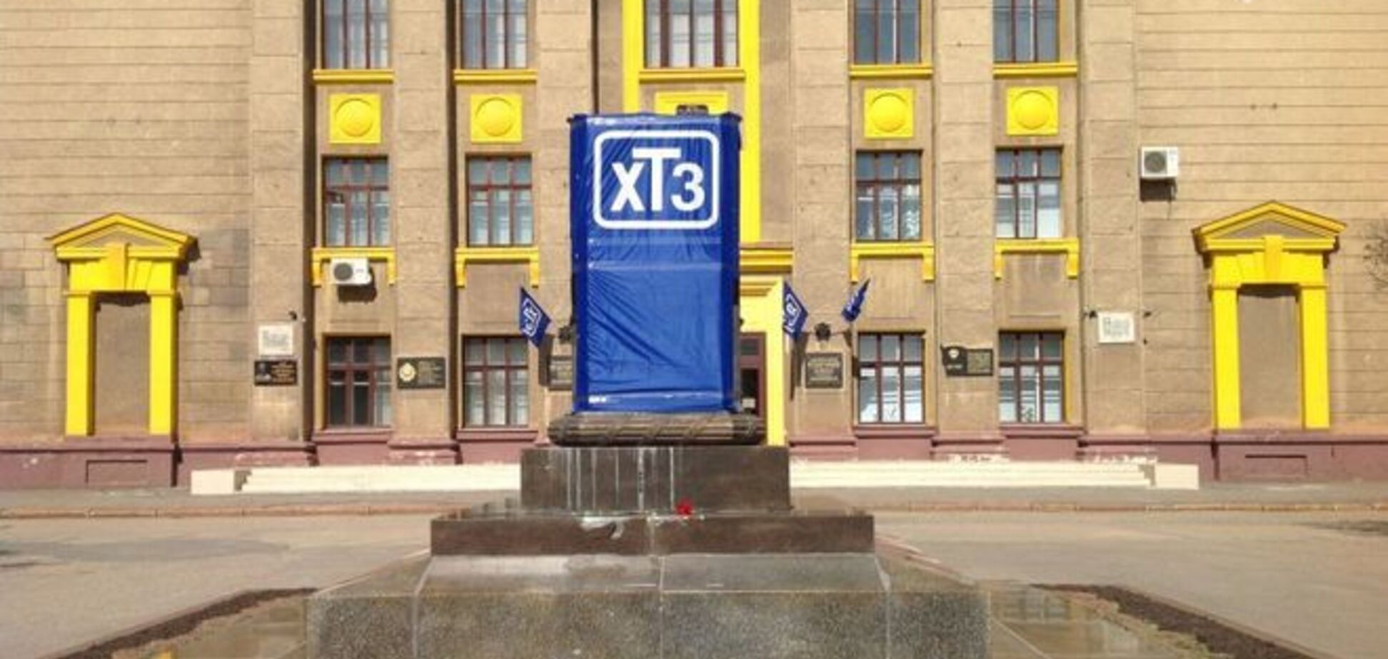 Снос трех советских памятников в Харькове милиция расценила как хулиганство