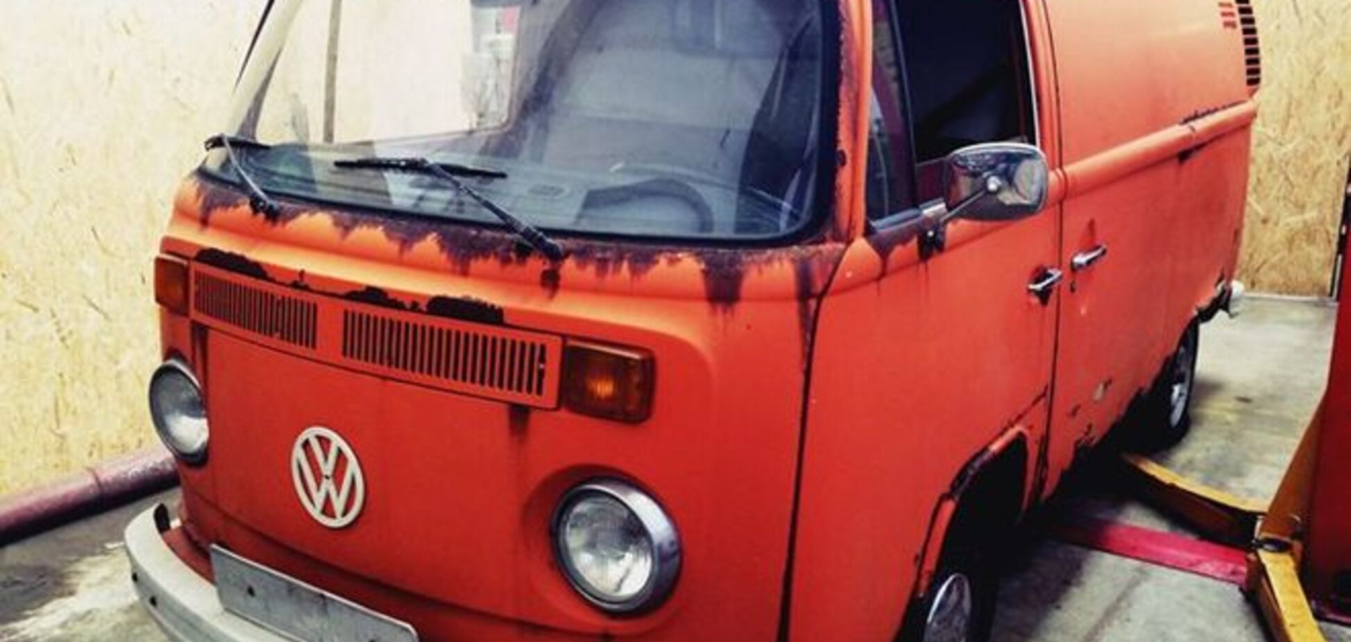 Как из ржавого микроавтобуса сделать передвижную радиостанцию