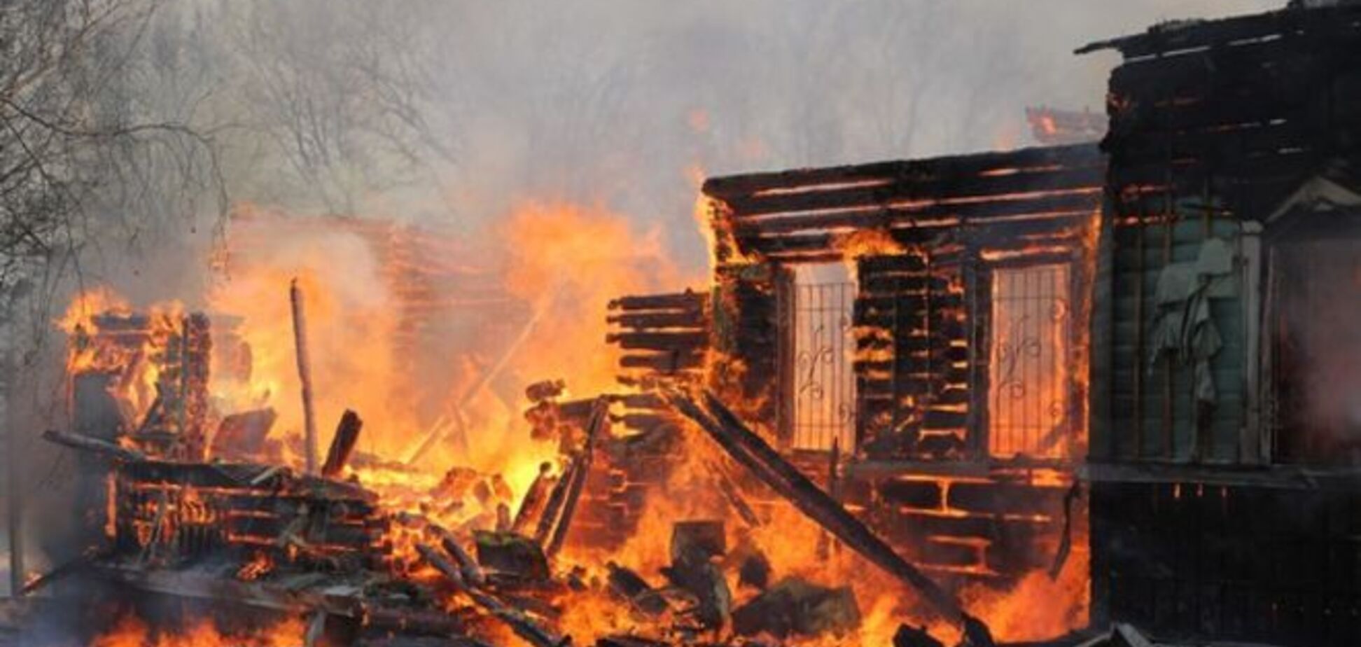 На Тернопольщине на Пасху сгорел храм: фото- и видеофакты