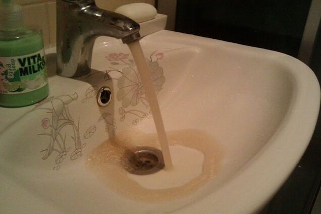 На Донбассе питьевая вода превратилась в отраву: есть риск появления холеры