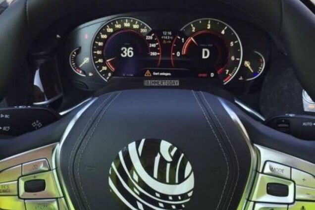 Шпионы рассекретили фото приборной панели 2016 BMW 7-Series