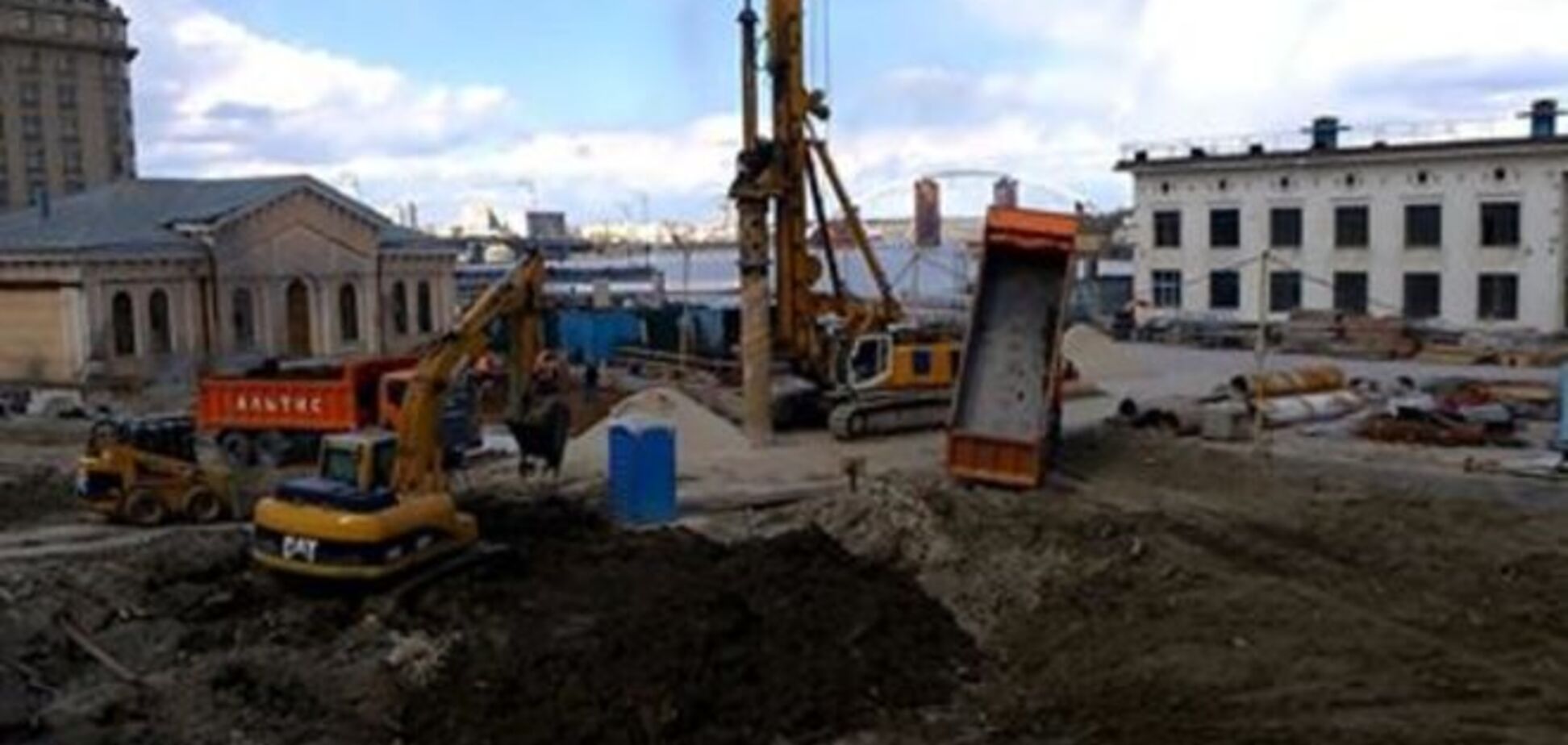 На Подоле сравняли с землей улицу времен Киевской Руси: опубликованы фото и видео