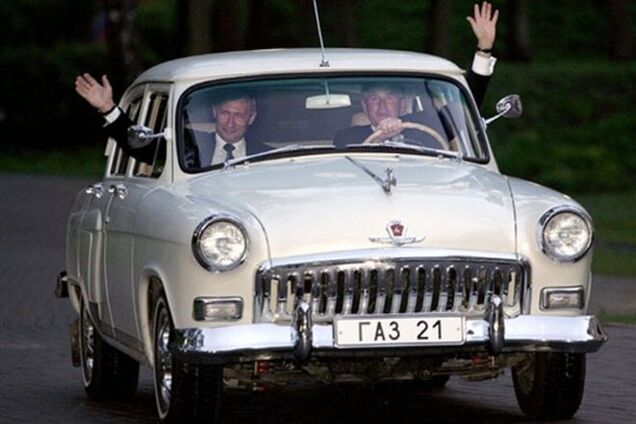 Декларация Путина: живет на 77 квадратах и ездит на 'Волге'