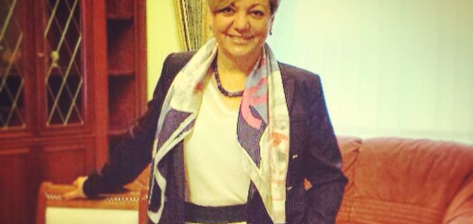 Гонтарева пустила журналистов в 'каморку' и показала кудрявую киску