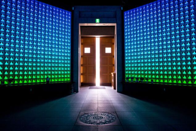 Незабываемое высокотехнологичное кладбище в Японии