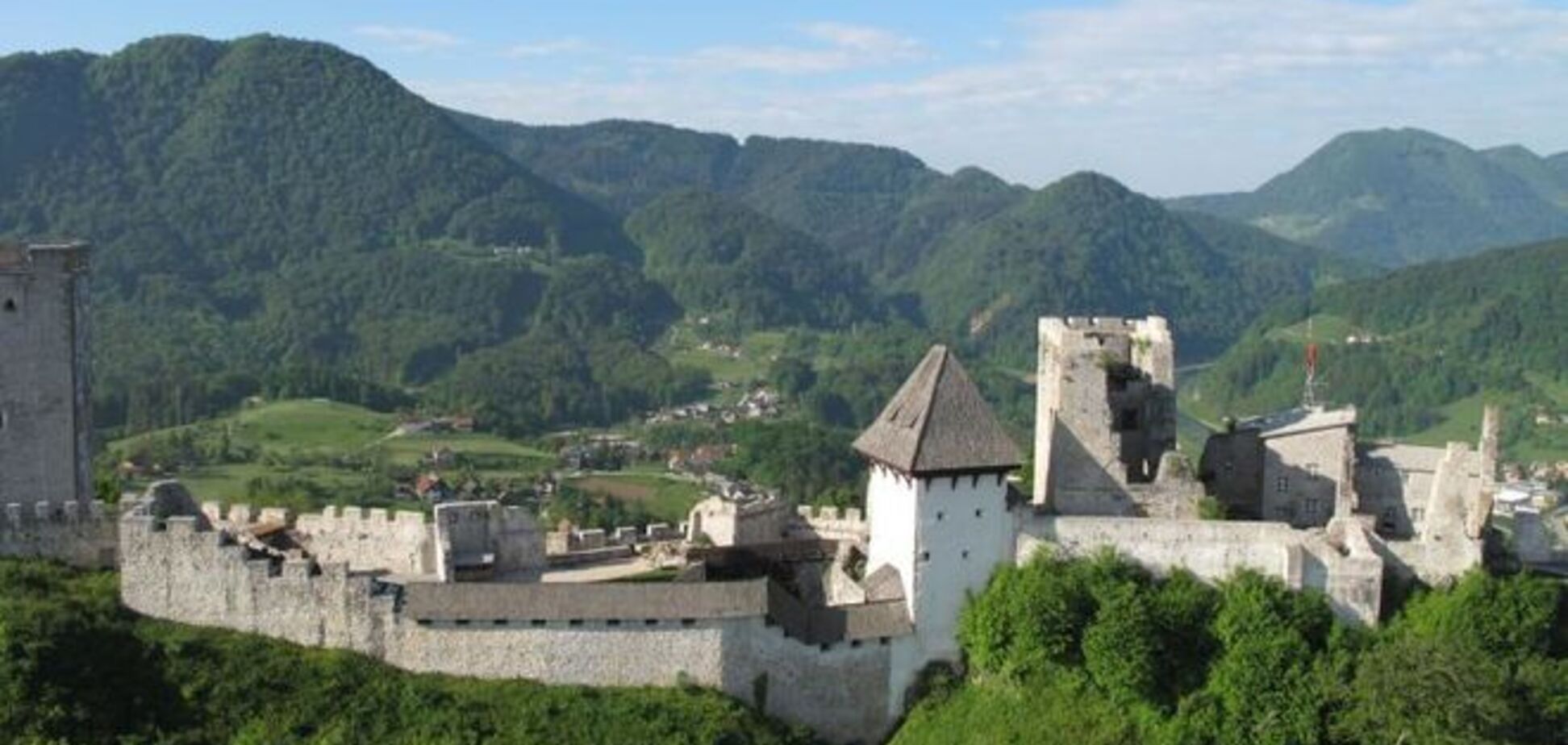 10 ярких и необычных мест Словении, которые нужно увидеть летом