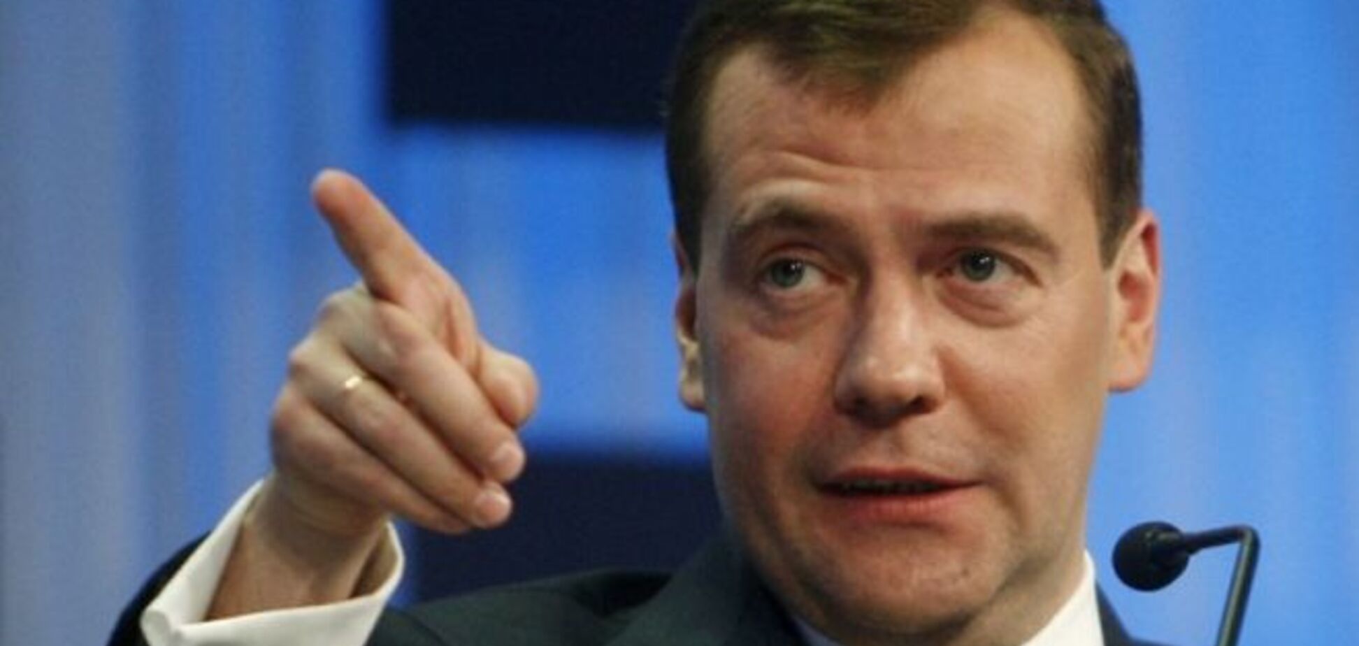 Медведев заработал больше Путина