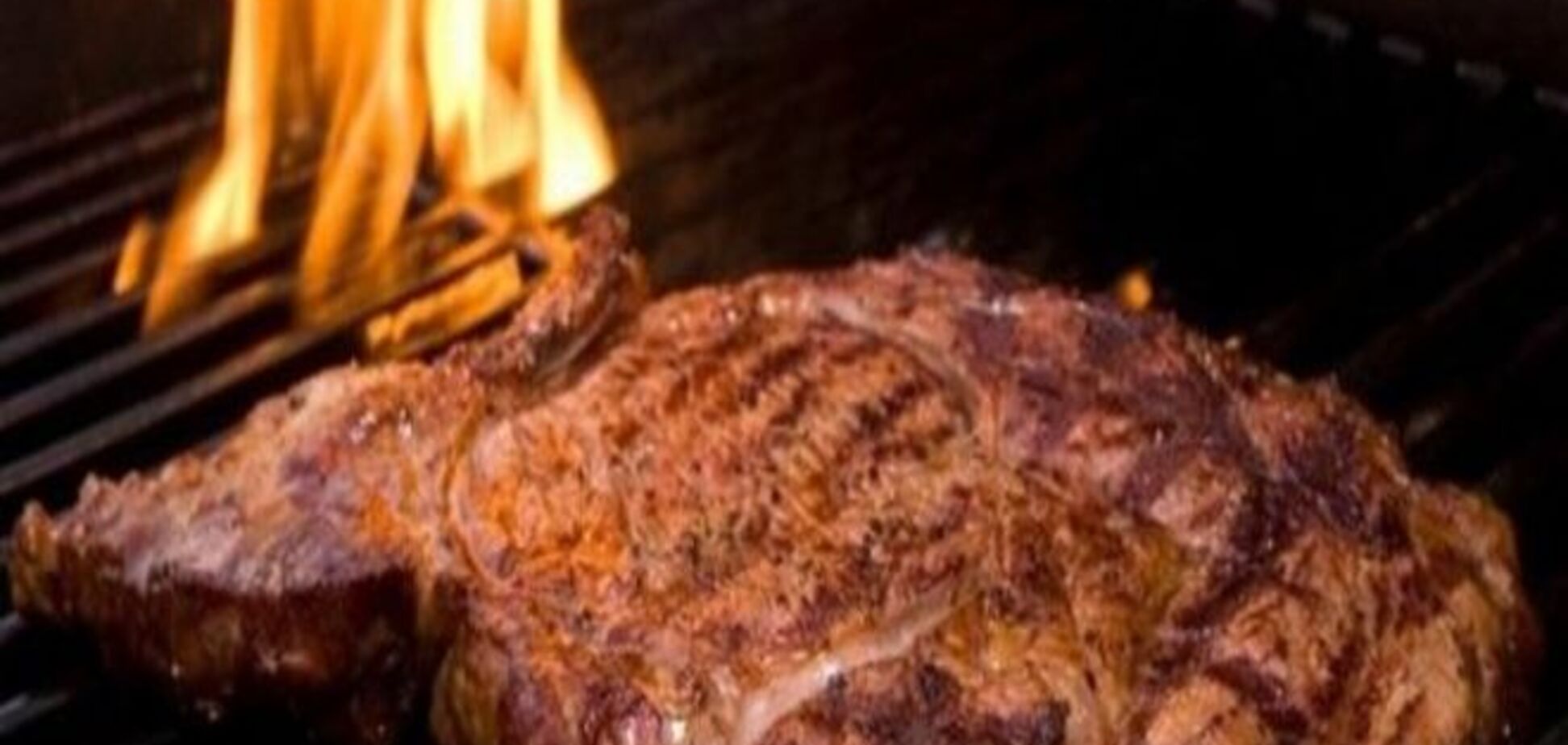 Ученые рассказали, почему нельзя есть подгоревшее мясо
