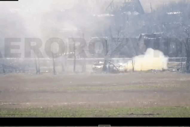 Украинские разведчики засняли, как танки России ровняют с землей жилой район