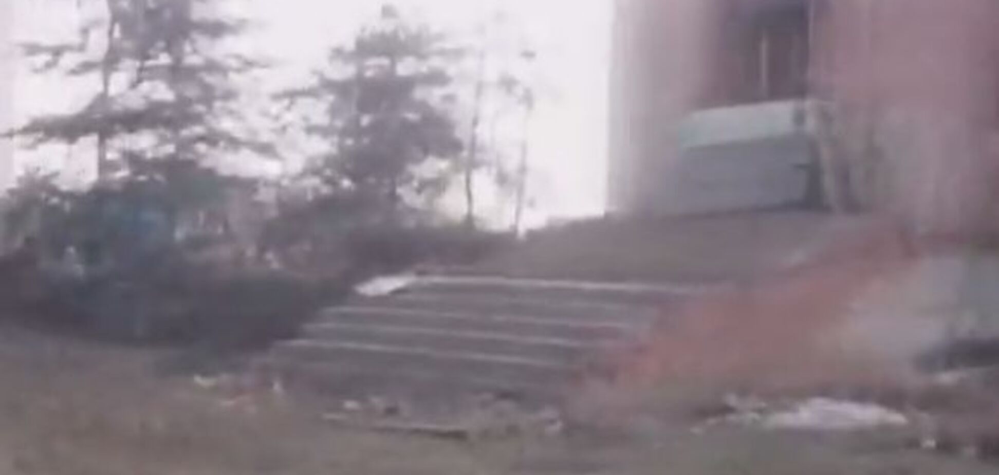 Бійці АТО показали, на що бойовики перетворили Піски. Відеофакт