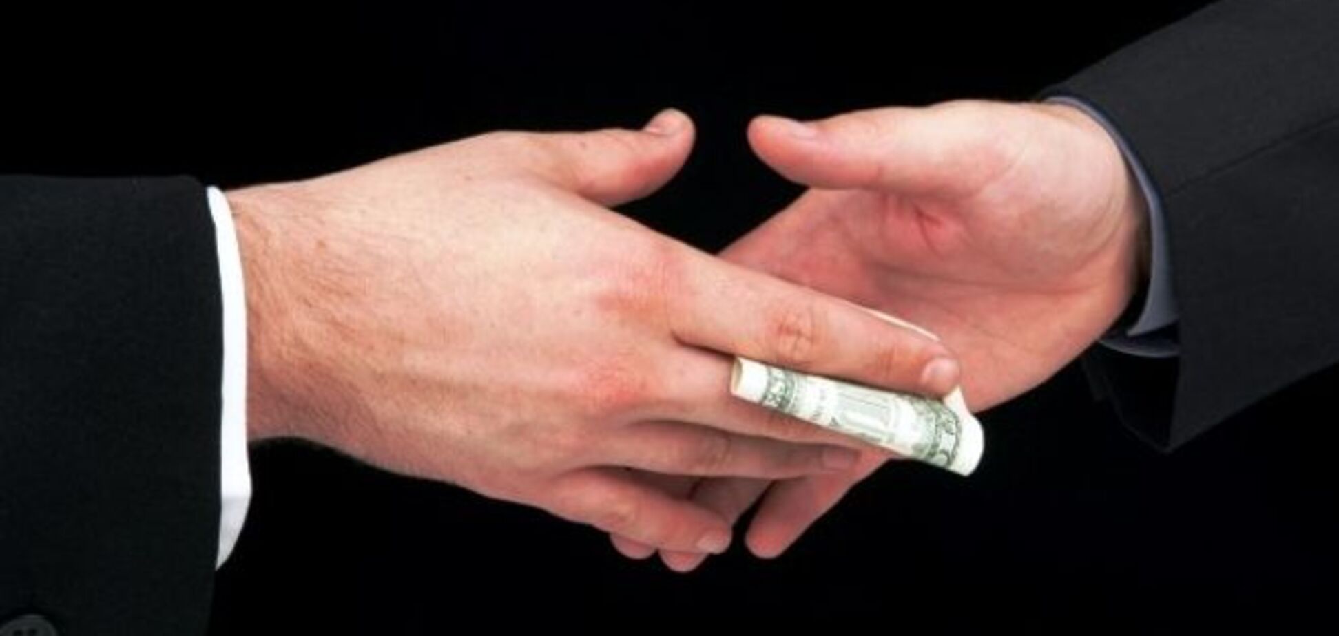 Ситуация с коррупцией за последние полгода ухудшилась: опрос