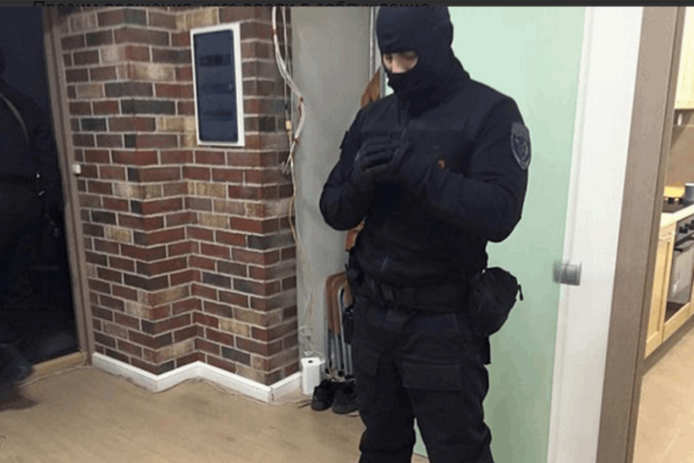 В 'Открытую Россию' Ходорковского спецназ ворвался с обыском и уже нашел, что искал