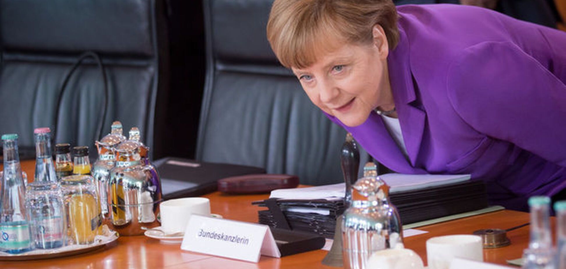 Порошенко написал статью о 'решительной' Меркель