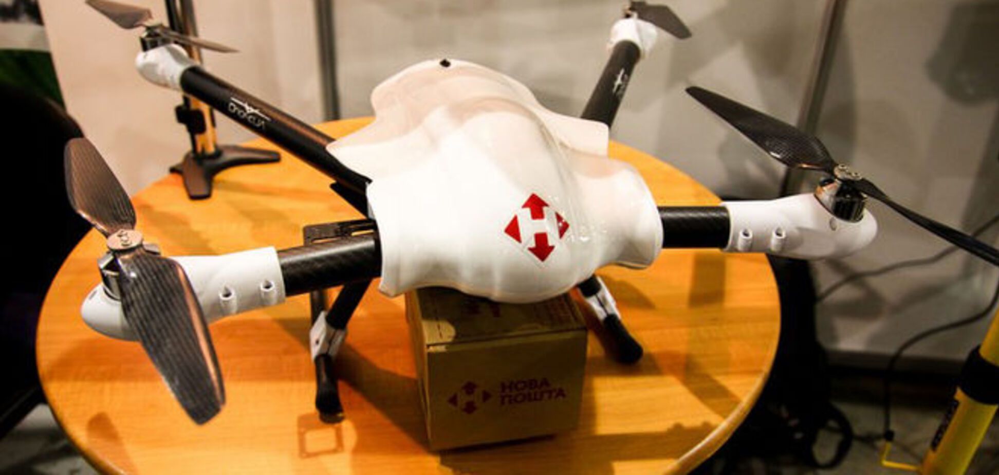 'Нова пошта' будет доставлять посылки по воздуху дронами