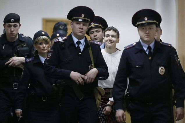 Савченко привезли в Басманный суд: фотоотчет