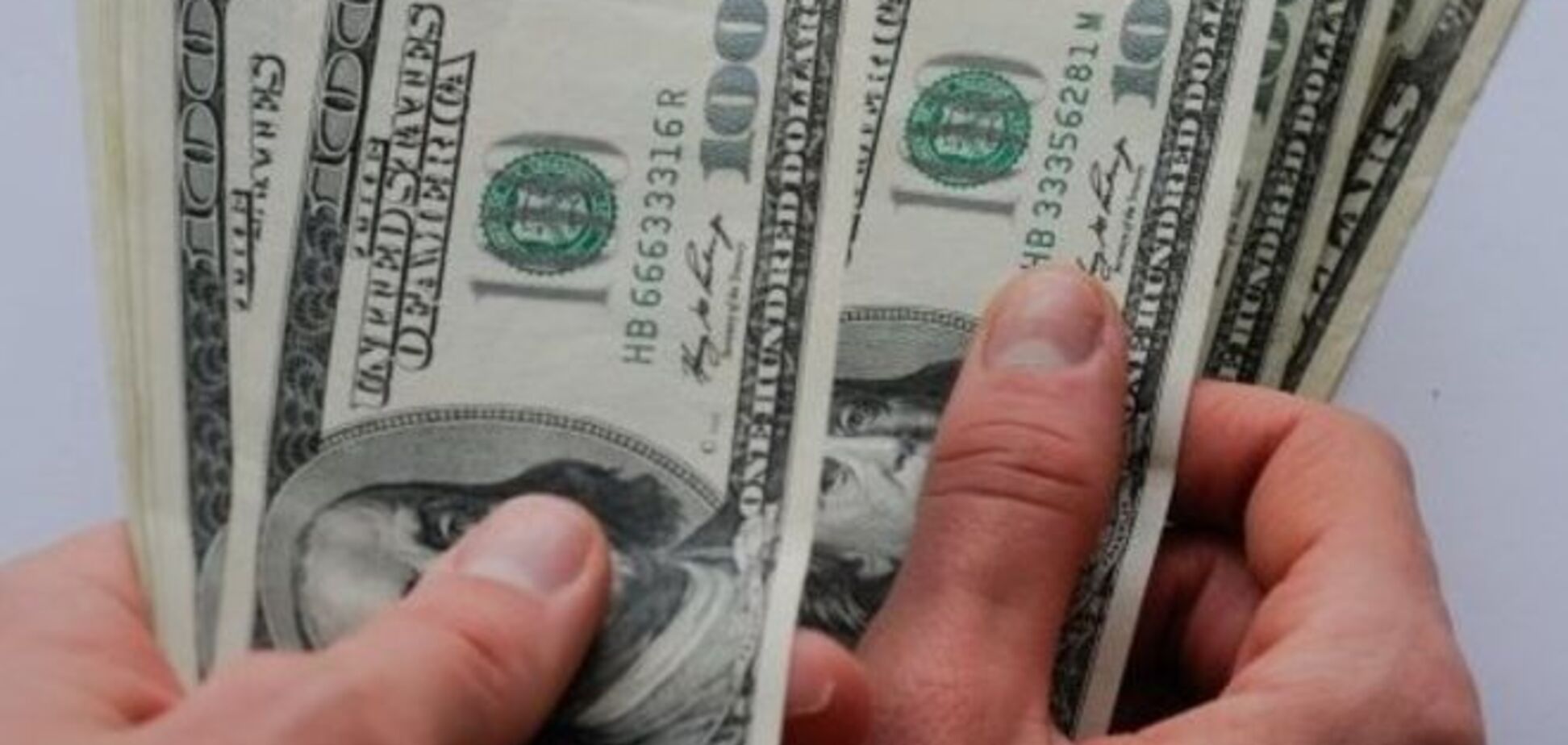 В Киеве ухитряются рассчитываться фальшивыми долларами в бутиках