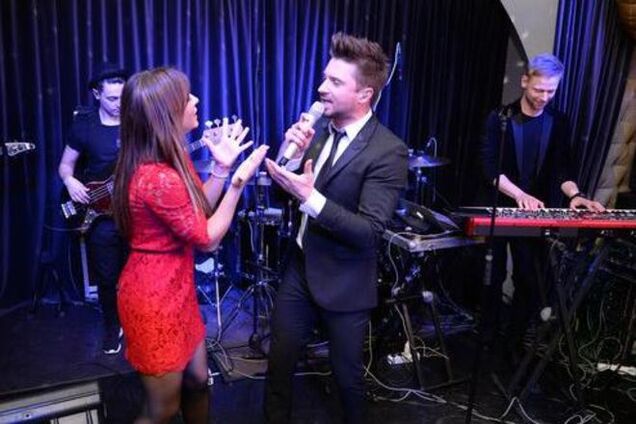 Ани Лорак спела и сплясала в баре Лепса в Москве: видеофакт