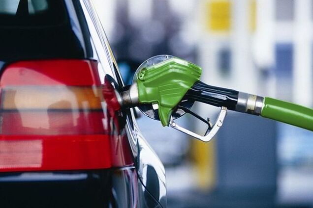 Совет автомобилистам: какой бензин следует заливать в машину?