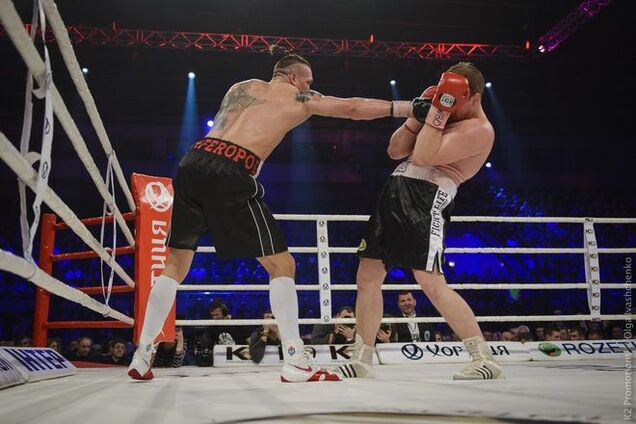 Александр Усик жестоко избил 'Русского богатыря' Князева