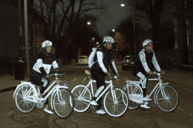 Volvo представила невидимую краску LifePaint, которая спасет жизнь велосипедистам