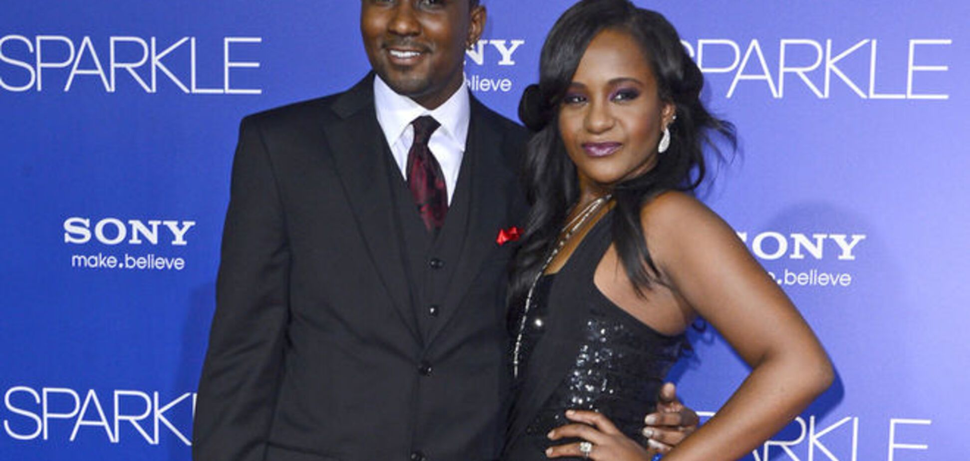 Дочь Уитни Хьюстон вышла из комы