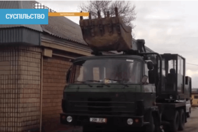 У мережі показали екскаватор для АТО: тепер рити окопи буде легше