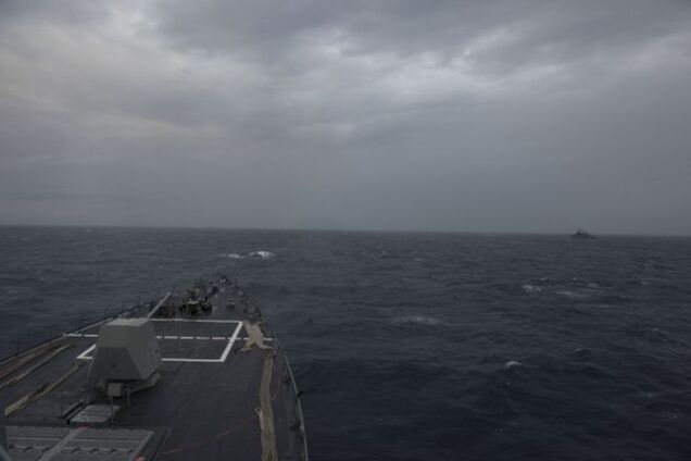 Эсминец США, оснащенный управляемыми ракетами, в пятницу войдет в Черное море