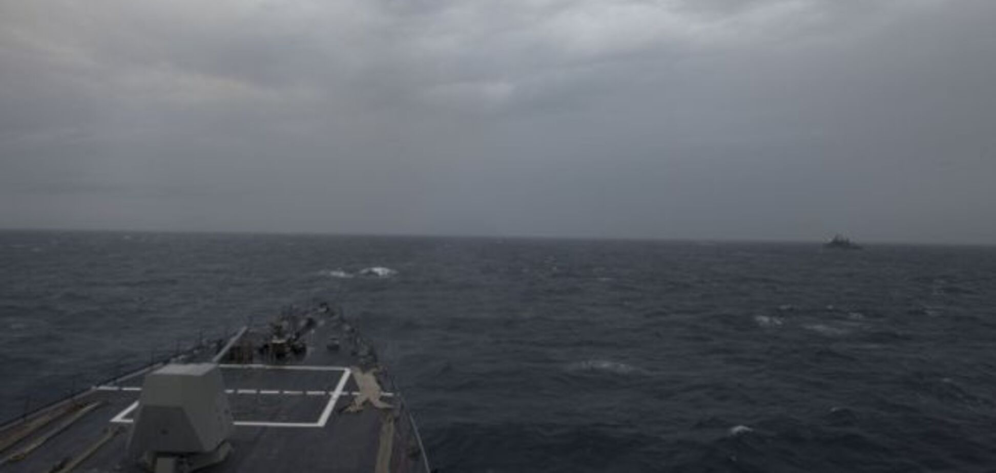 Эсминец США, оснащенный управляемыми ракетами, в пятницу войдет в Черное море