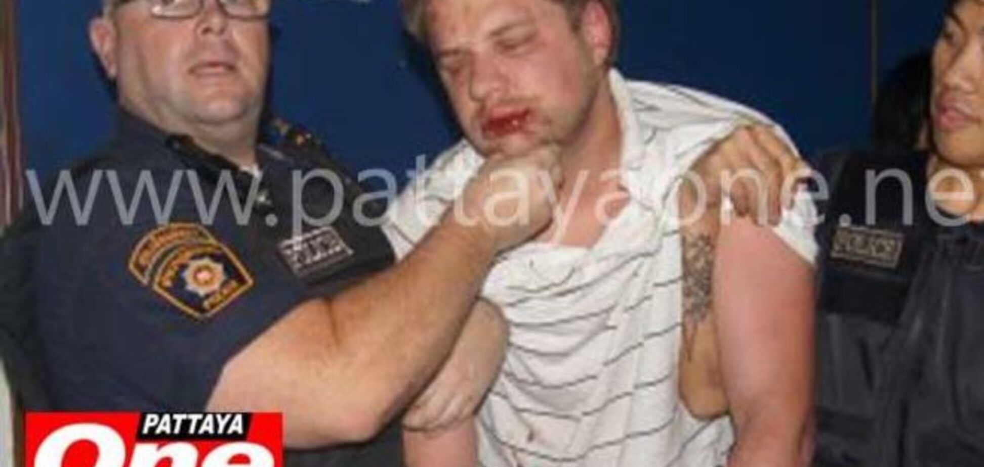 В Таиланде пьяный россиянин покусал полицейского: фотофакт