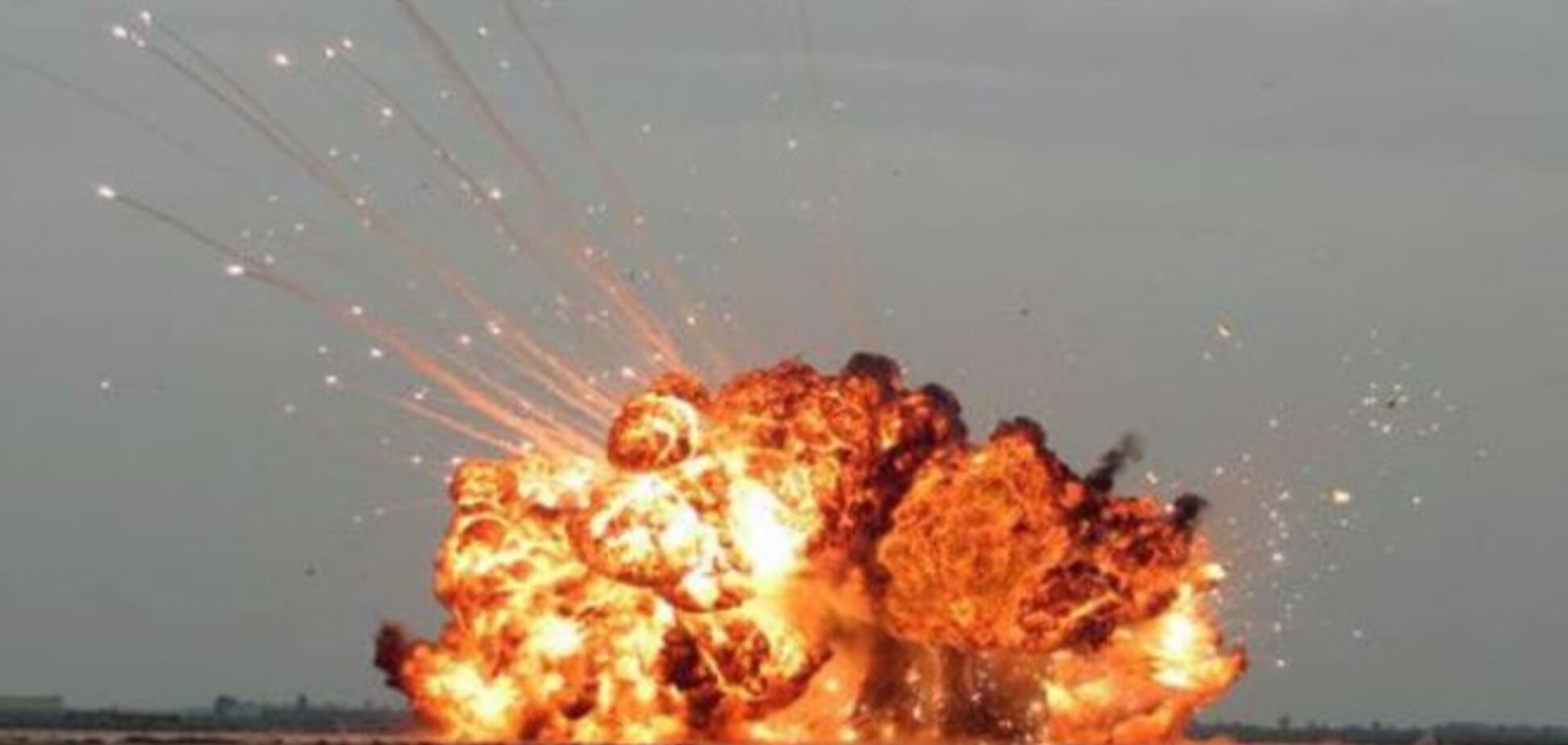 Под Донецком террористы взорвали склад боекомплектов: погибли 5 воинов АТО, 1 - ранен