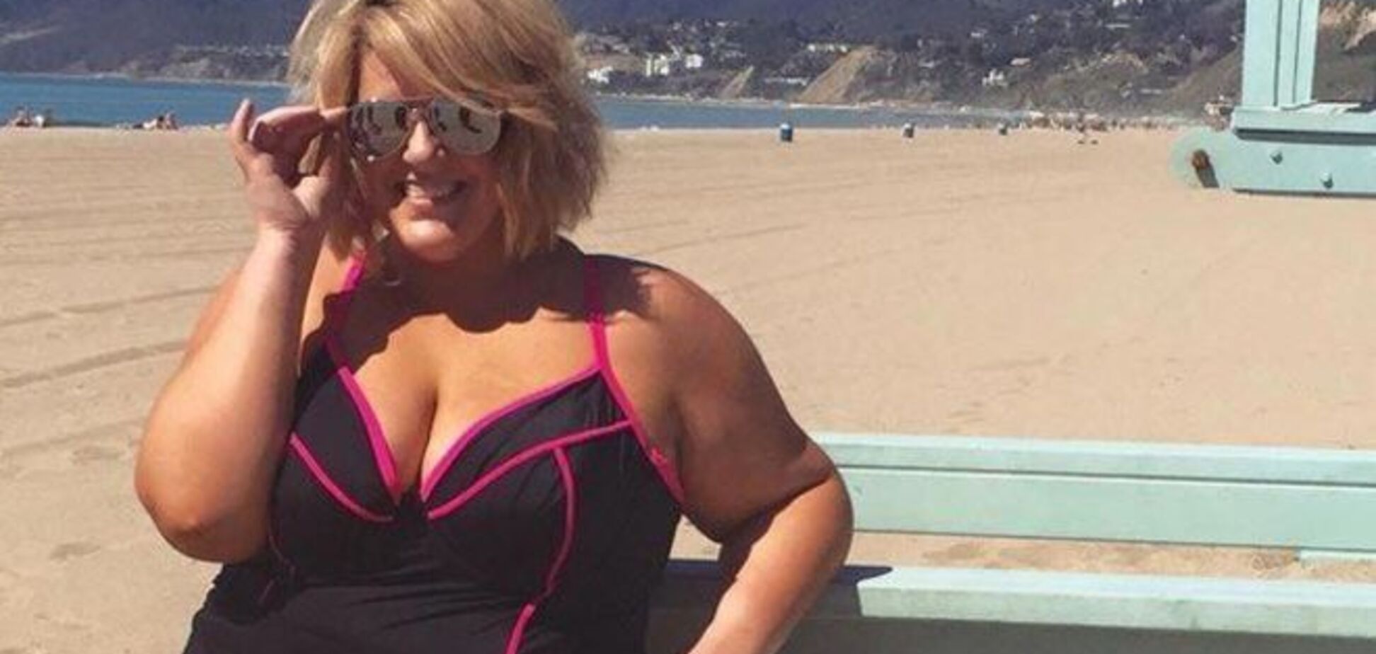 жирные толстые на пляже