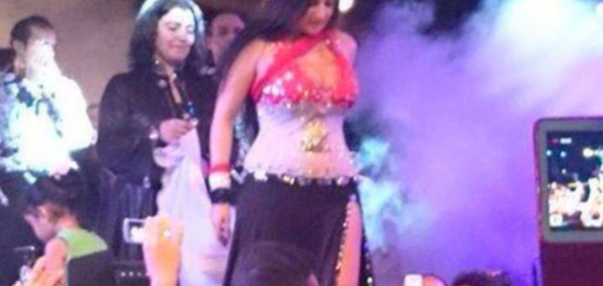 В Египте россиянку посадили в тюрьму за оскорбление флага во время танца живота