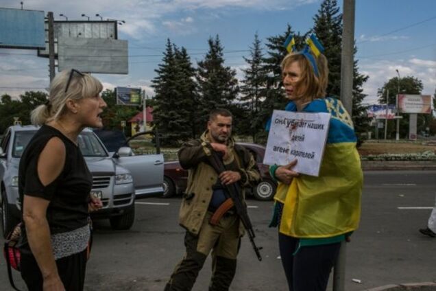 Кто к нам с флагом придет: волонтер рассказал, как в Донецке работает 'НКВД'