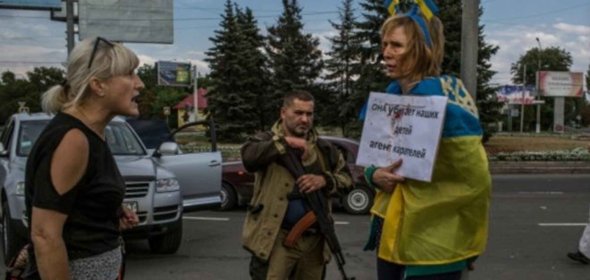 Кто к нам с флагом придет: волонтер рассказал, как в Донецке работает 'НКВД'