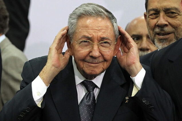 Кастро решил постоять рядом с Путиным на параде Победы