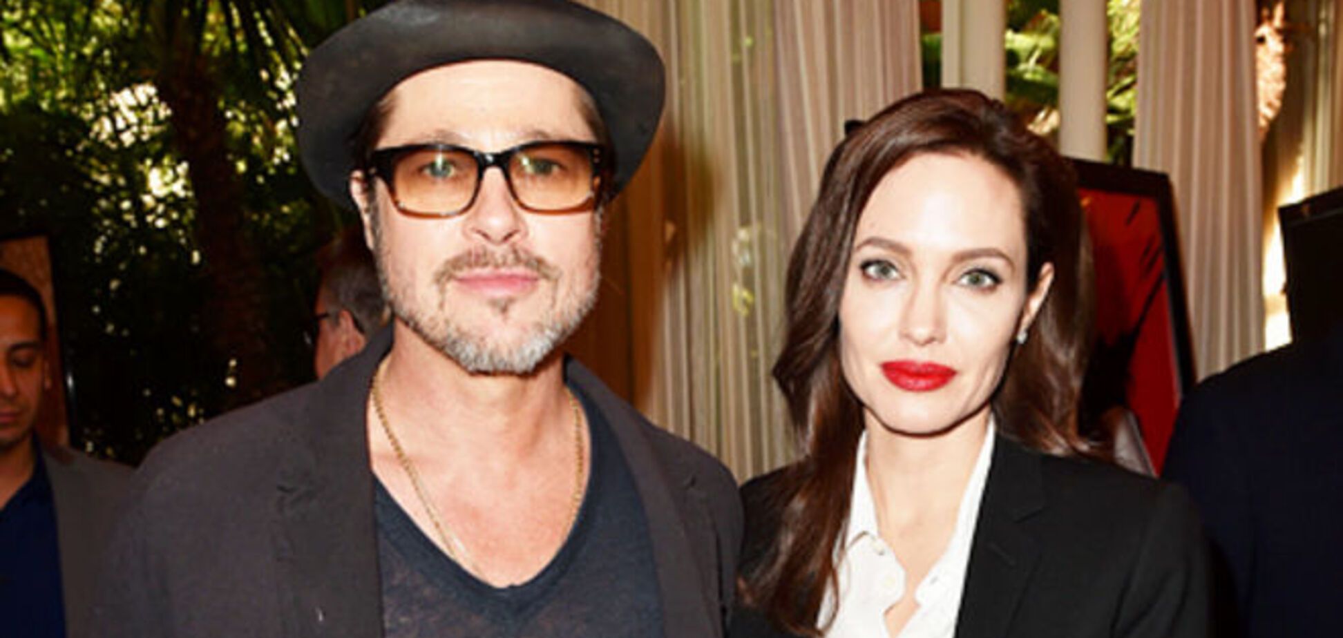 Анджелина Джоли и Брэд Питт усыновят ребенка до конца лета - СМИ