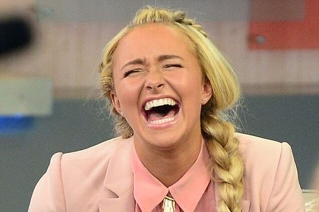 Возлюбленная Владимира Кличко впервые вышла в свет после родов: фото красотки