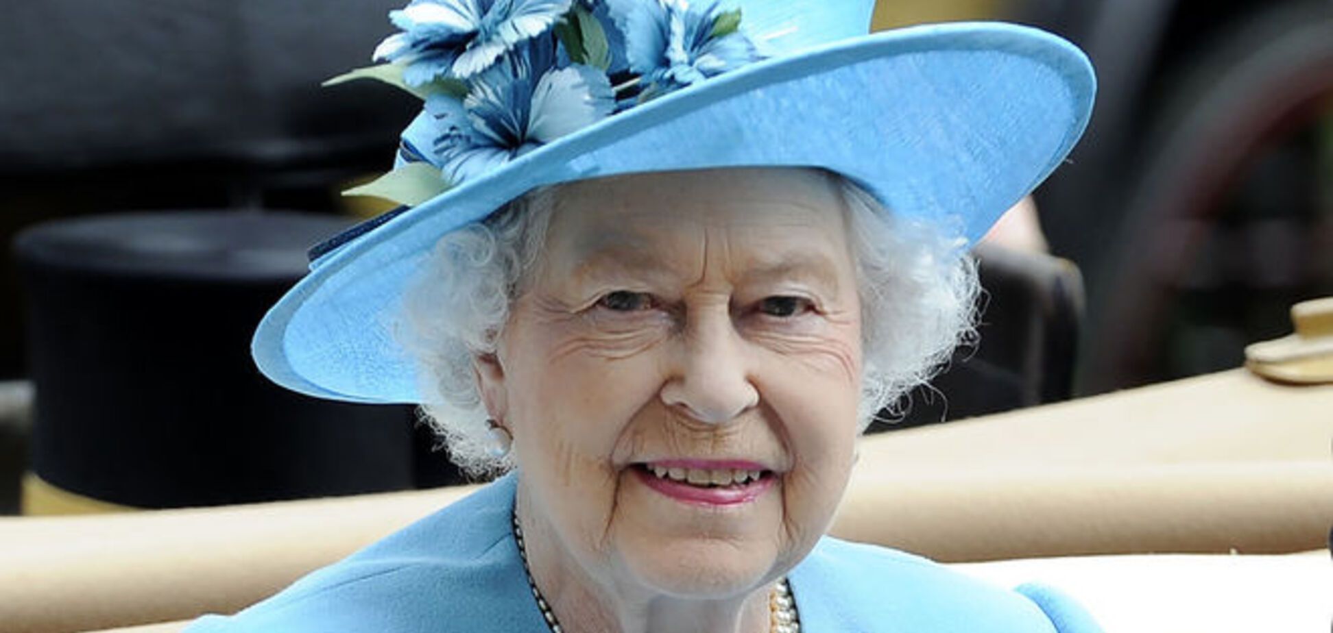 Самые яркие образы 89-летней королевы Британии