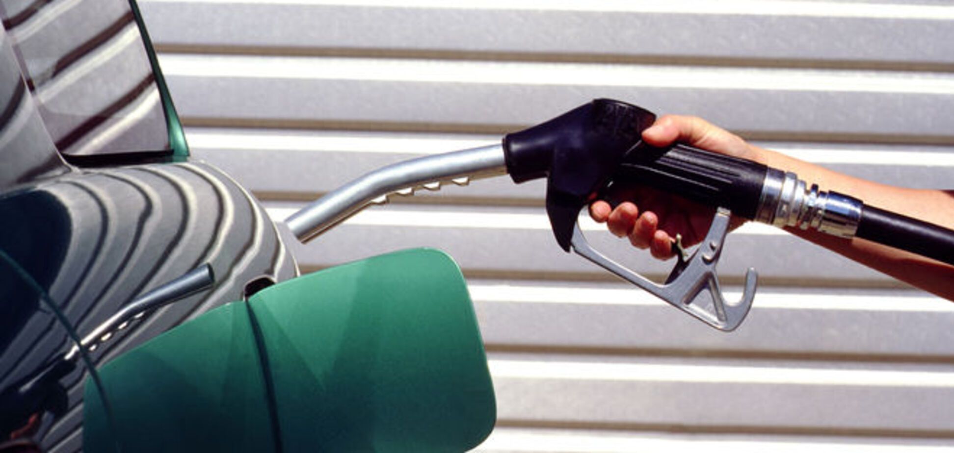 Динамика цен на бензин радует украинских автовладельцев