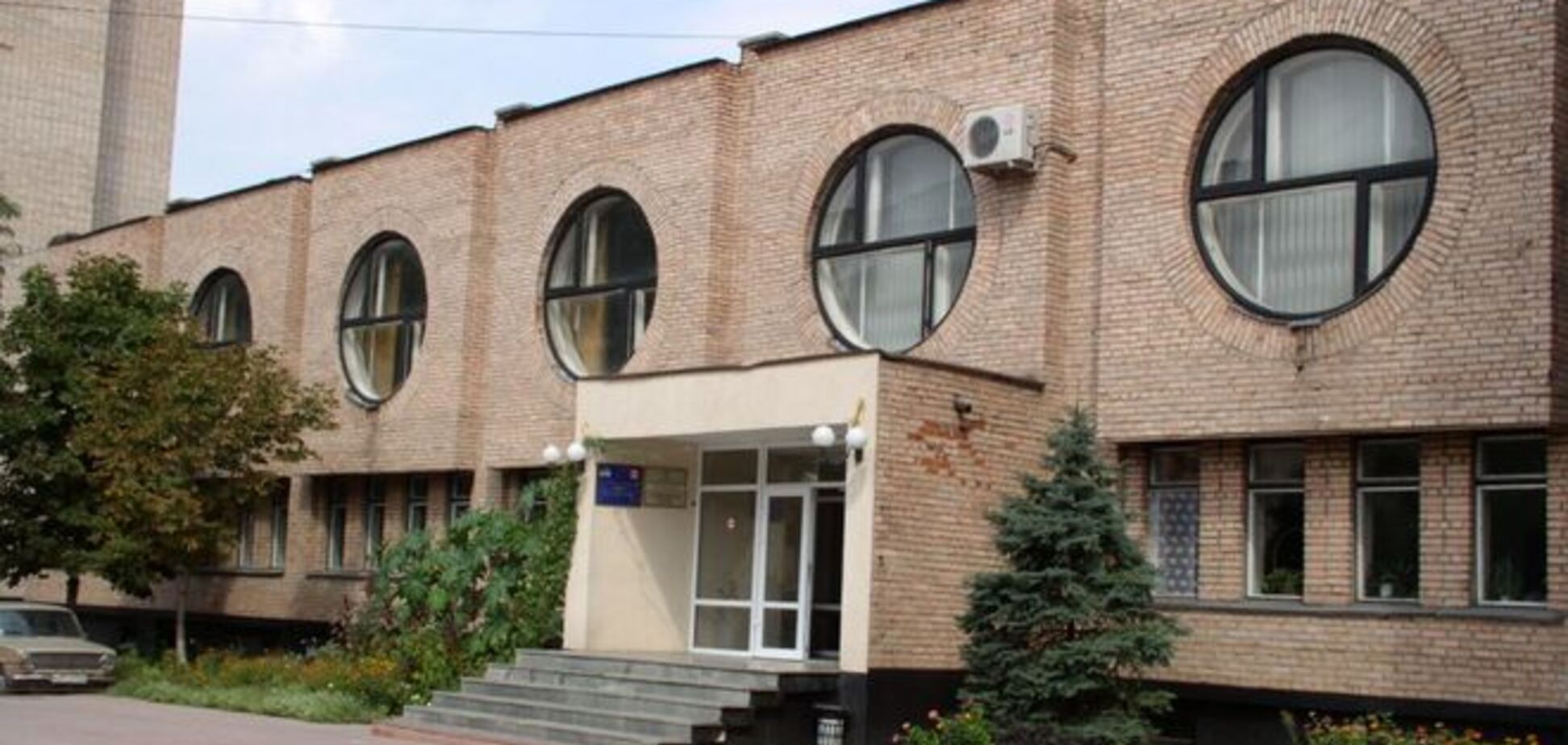 Полювання на відьом: терористи знайшли в Луганську сховище з 30 тис. 'Неонацистських' книг