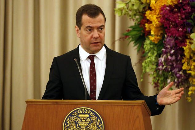 Медведев сравнил аннексию Крыма с падением Берлинской стены