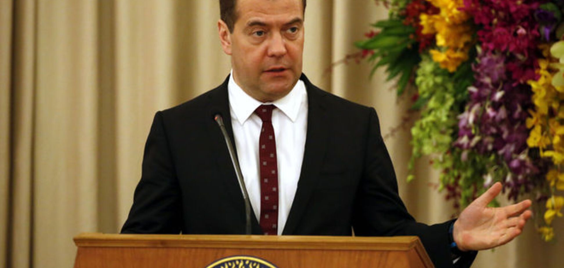 Медведев сравнил аннексию Крыма с падением Берлинской стены