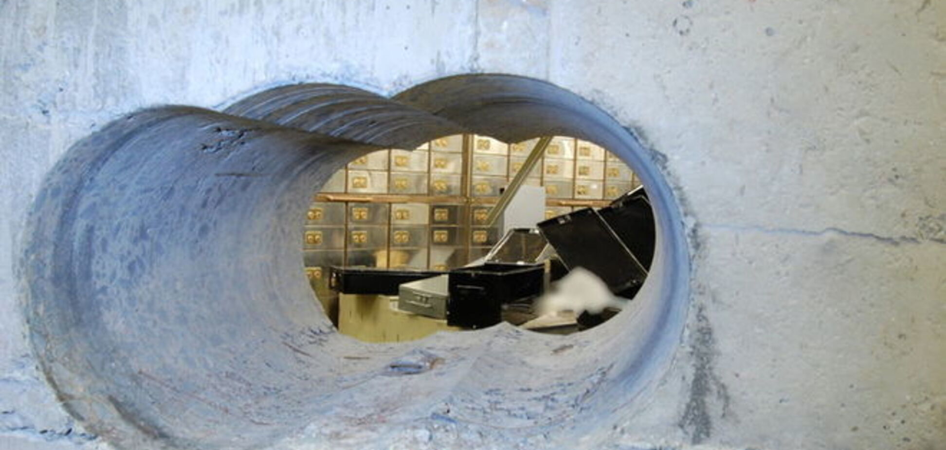 В Лондоне совершено дерзкое ограбление ювелирного хранилища