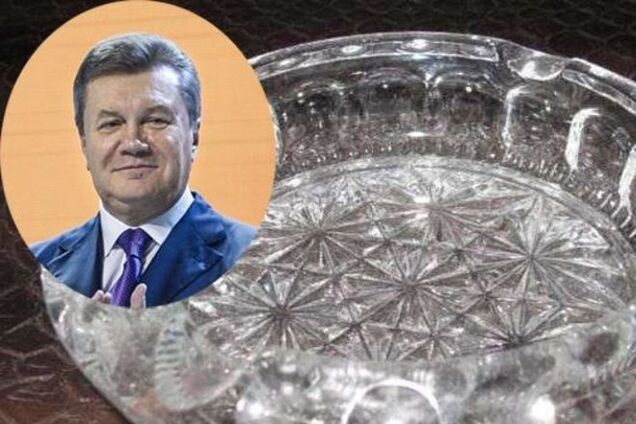 Политраспродажа: сколько стоит пепельница Януковича и где купить доллар Яценюка