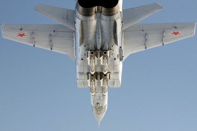 Российские бомбардировщики летают над ЕС с ракетами на борту: фото НАТО